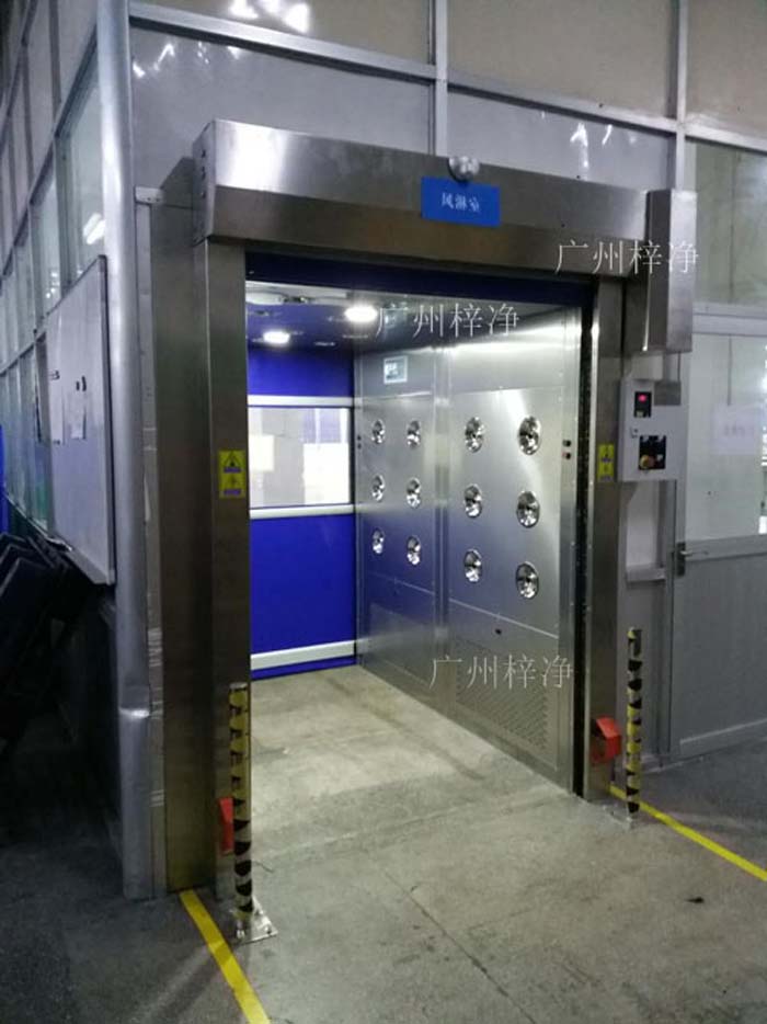 快速卷簾門貨淋室現(xiàn)場安裝 快速卷簾門貨淋室現(xiàn)場安裝