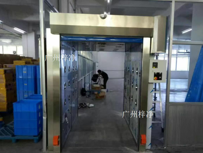 快速卷簾門貨淋室是人員貨物進入潔凈室所必需的通道 快速卷簾門貨淋室是人員貨物進入潔凈室所必需的通道